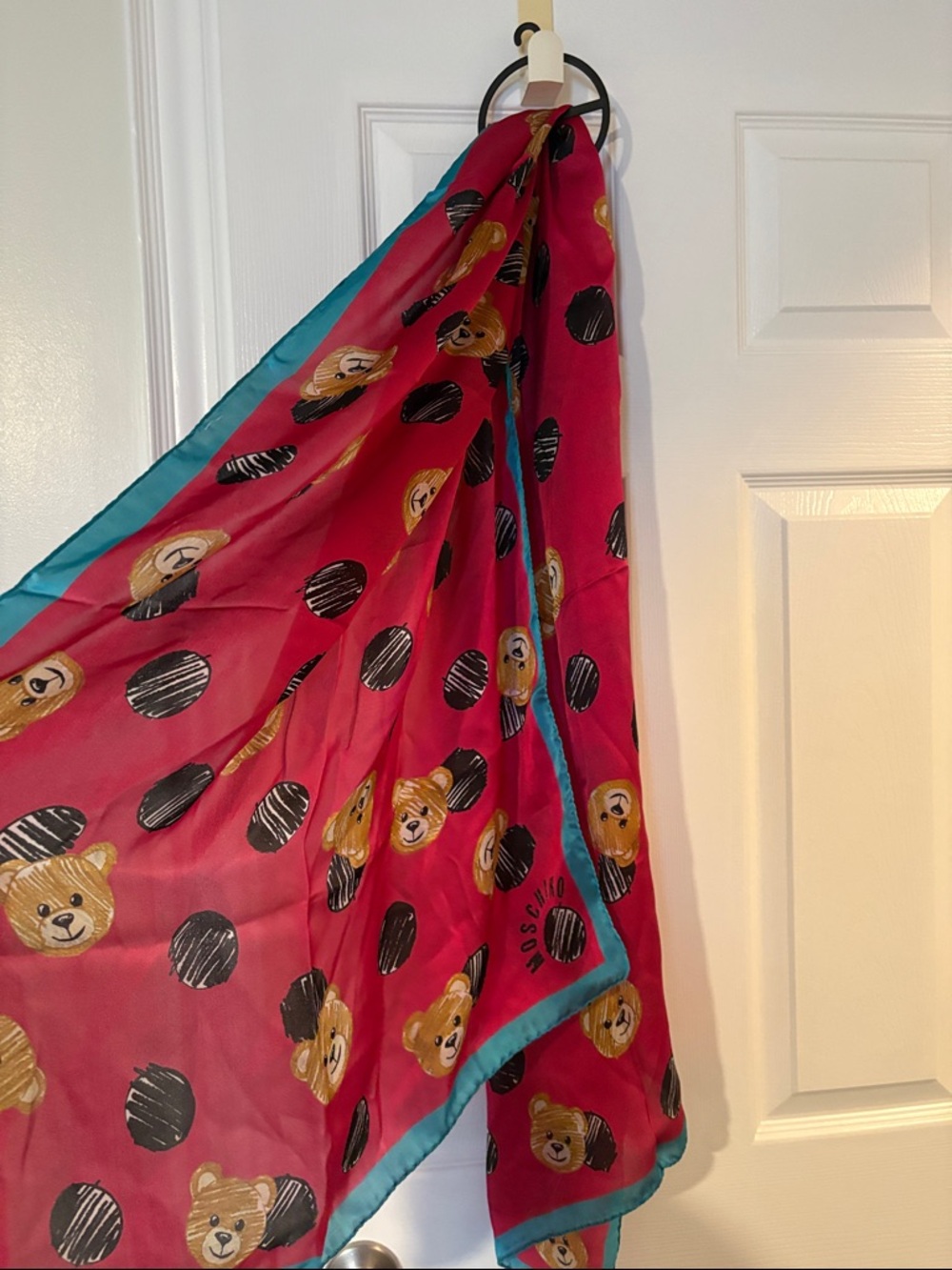 ❤️new LOVE MOSHINO silk scarf